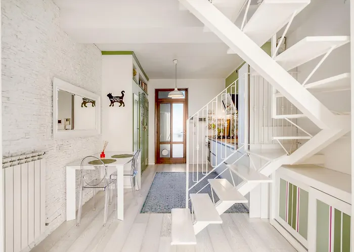 Bright Loft - Free Private Parking